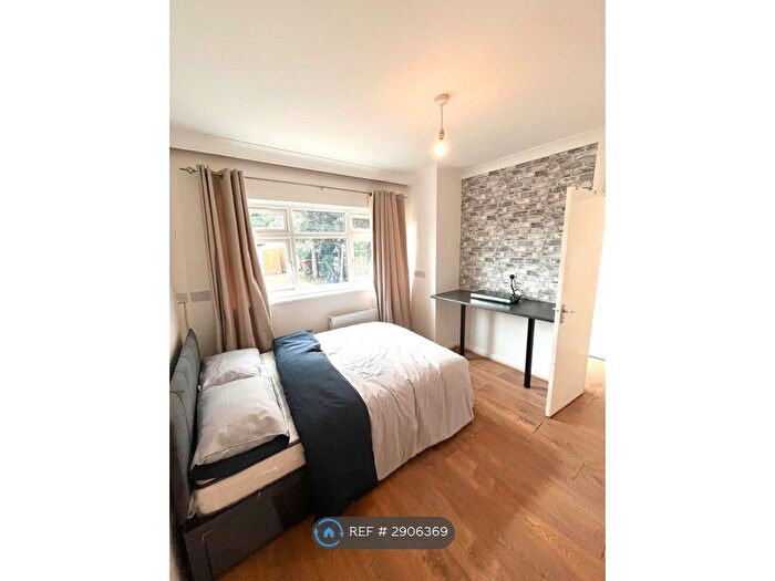 Studio To Rent In Radcliffe Road, Harrow, HA3
