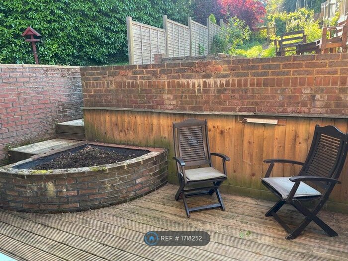 1 Bedroom Maisonette To Rent In East Grinstead, East Grinstead, RH19
