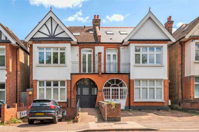 2 Bedroom Flat To Rent In Roehampton Lane, London, SW15