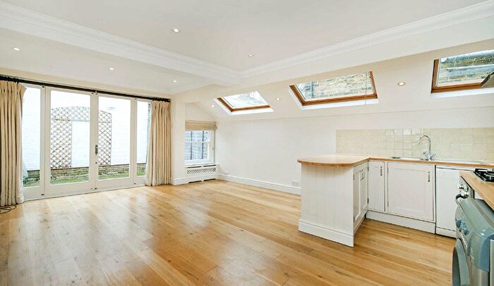 2 Bedroom Flat To Rent In Furness Road, Fulham, SW6