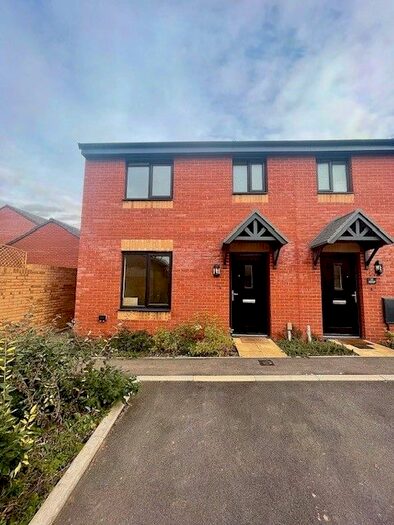 3 Bedroom Property To Rent In Centurion Close, Exeter, EX1