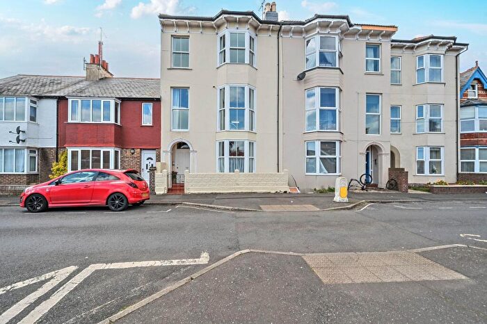 6 Bedroom Terraced House For Sale In Glamis Street, Bognor Regis, PO21