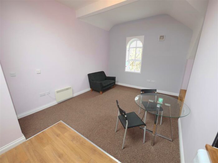 1 Bedroom Flat To Rent In Flat, Moorland RoadHyde ParkLeeds, LS6