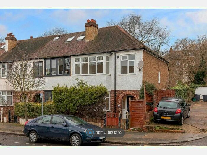 3 Bedroom Semi-Detached House To Rent In Pleydell Avenue, London, SE19