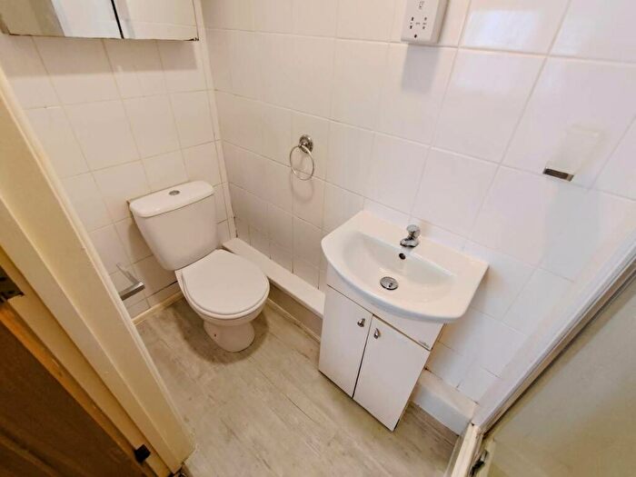 1 Bedroom Flat To Rent In Cathays Terrace, Cathays, Cardiff, CF24