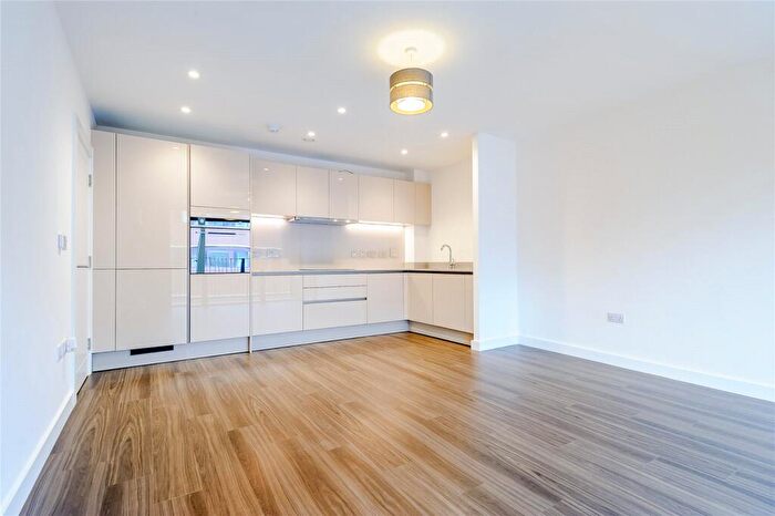 2 Bedroom Apartment To Rent In Lilywhite Drive, Cambridge, Cambridgeshire, CB4