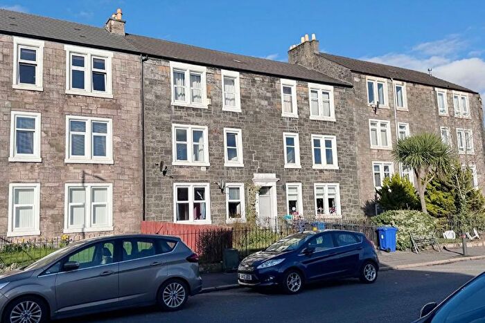 2 Bedroom Flat For Sale In , Morton Terrace, Flat Ground, Greenock, PA15