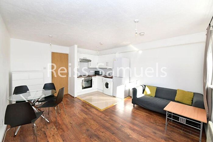1 Bedroom Apartment To Rent In Ambassador Square, London, E14