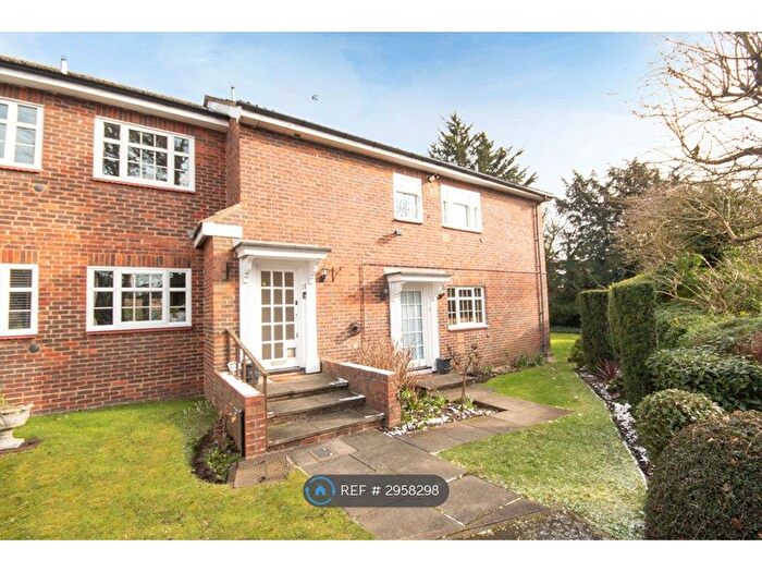 2 Bedroom Maisonette To Rent In Little Orchard Close, Pinner, HA5