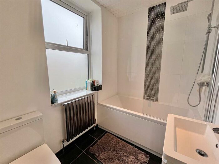 2 Bedroom End Of Terrace House For Sale In Greenfield Street, Hadfield, Glossop, SK13
