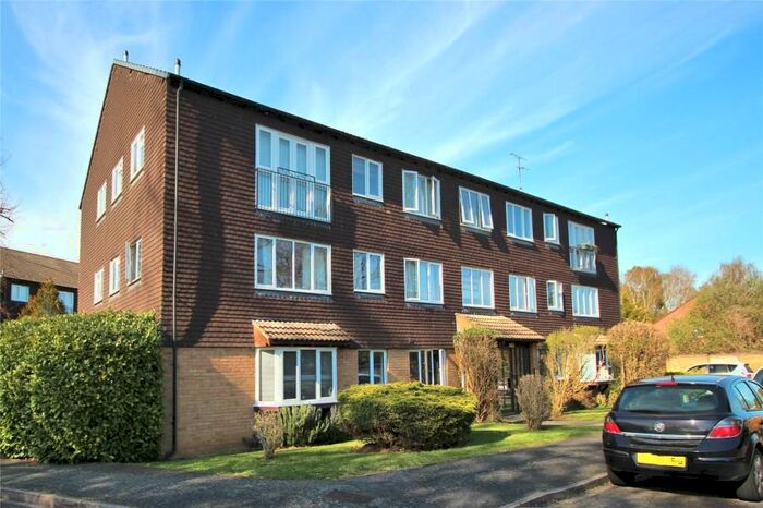 2 Bedroom Apartment To Rent In Woking, GU21