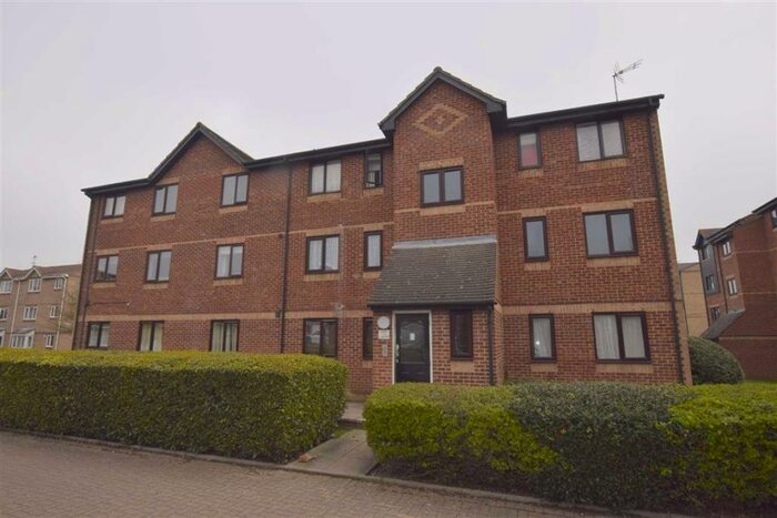 1 Bedroom Flat To Rent In The Glen, Basildon, Essex, SS16
