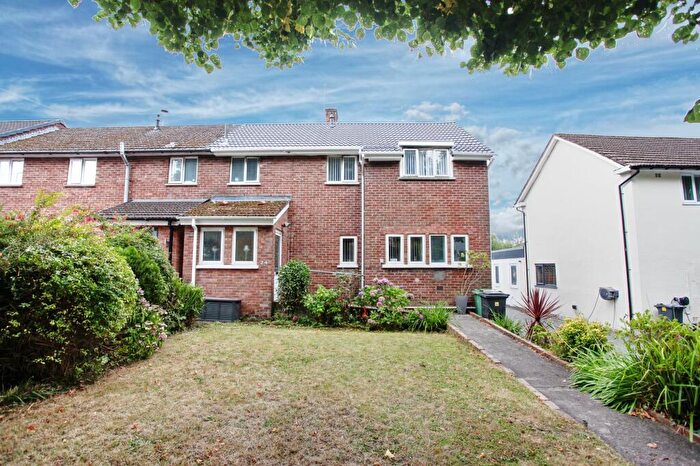4 Bedroom Semi-Detached House For Sale In Templeton Avenue, Llanishen, CF14