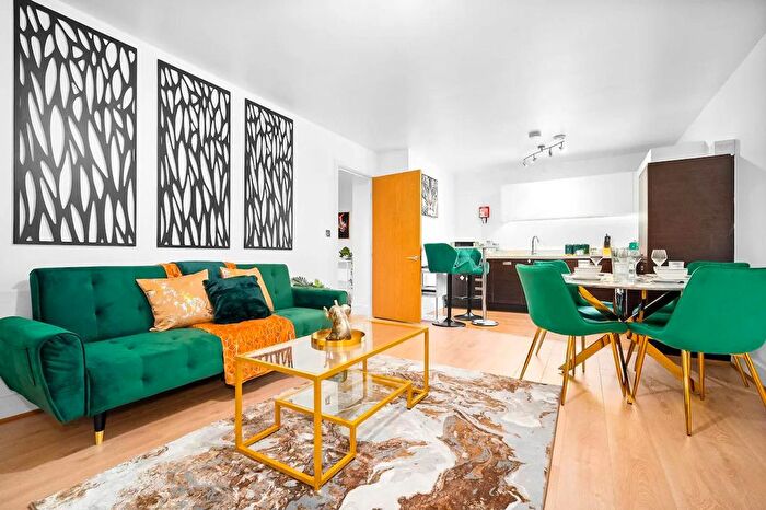 2 Bedroom Flat To Rent In Birmingham District, B1