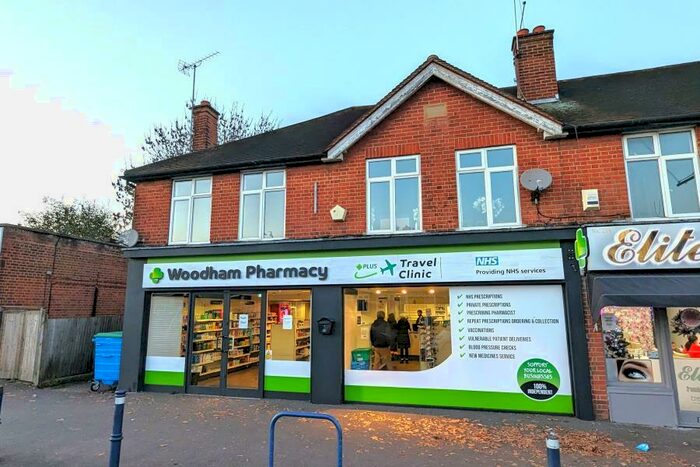 2 Bedroom Flat To Rent In New Haw, Surrey, KT15