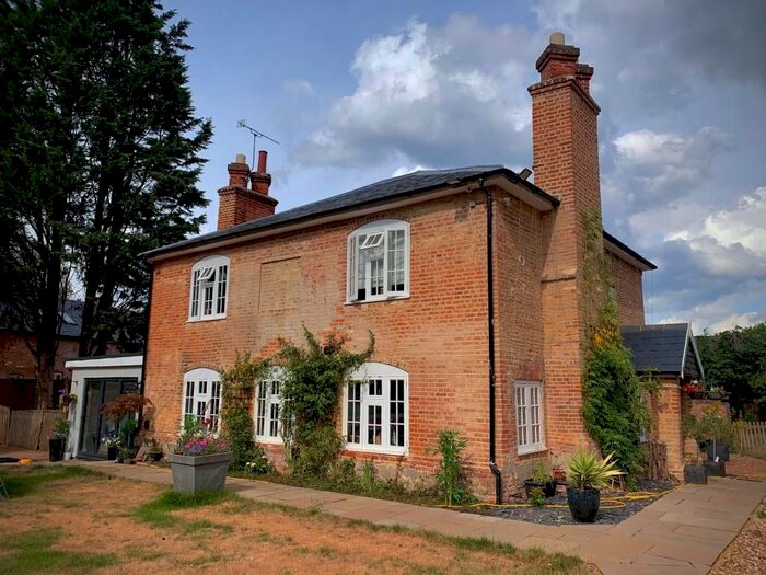 4 Bedroom Detached House To Rent In Hawley Road, Blackwater, GU17