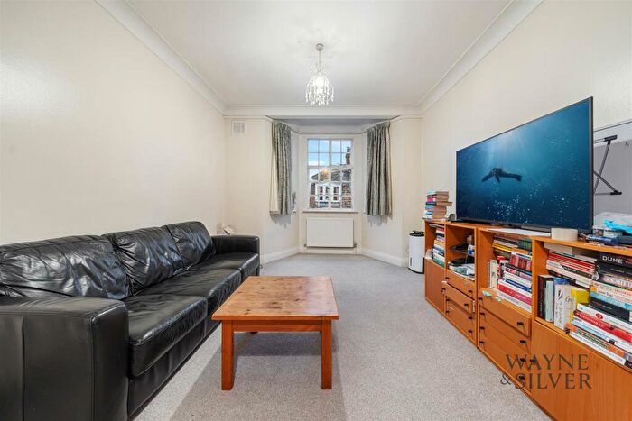 2 Bedroom Apartment To Rent In Glenloch Road, Belsize Park, NW3