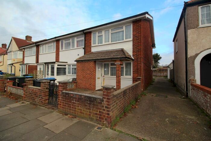 3 Bedroom End Of Terrace House To Rent In Devonshire Road, Edmonton, N9