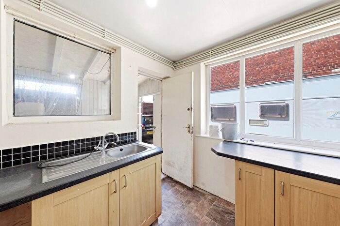 2 Bedroom Maisonette For Sale In Station Lane, Featherstone, West Yorkshire, WF7