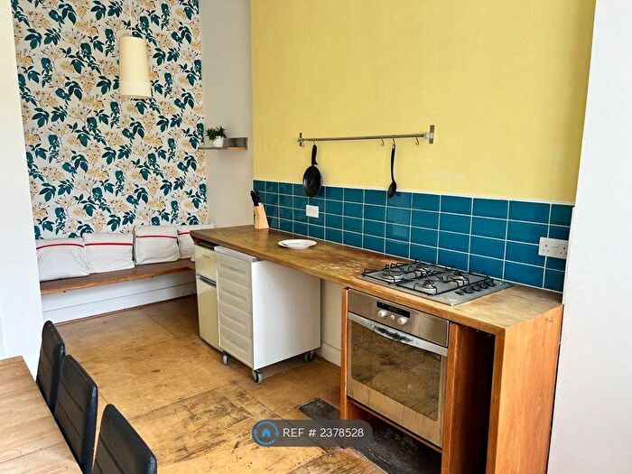 1 Bedroom Flat To Rent In Deanston Drive, Glasgow, G41