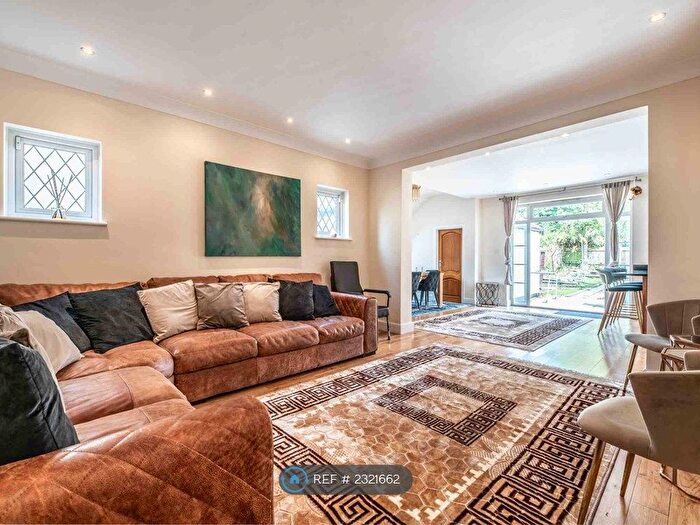 4 Bedroom Semi-Detached House To Rent In Buxton Drive, New Malden, KT3