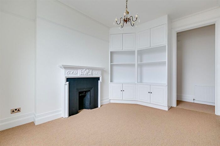 2 Bedroom Flat To Rent In Fitzgeorge Avenue, London, W14