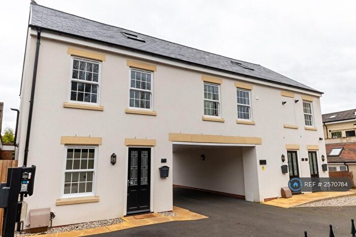 2 Bedroom Maisonette To Rent In Red Hill Mews, Stourbridge, DY8