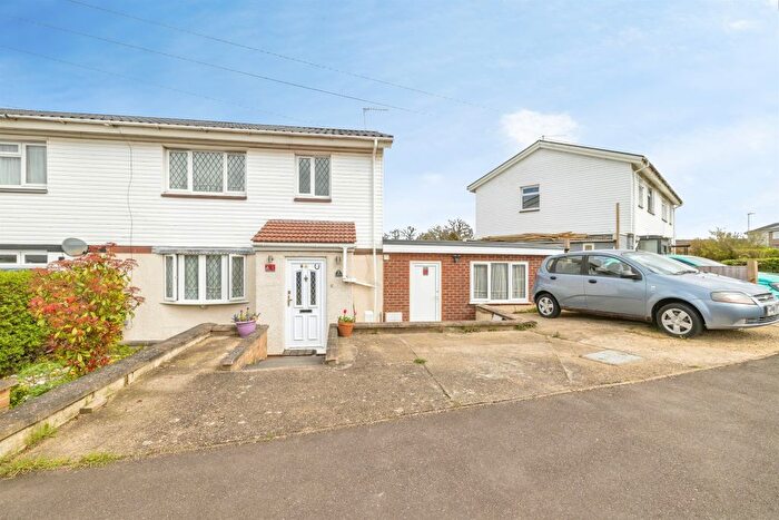 4 Bedroom Semi Detached House For Sale In Ilkley Road, Watford, WD19