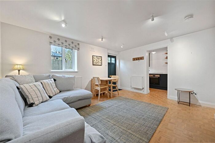 2 Bedroom Flat For Sale In The Glade, Coningham Road, London, W12