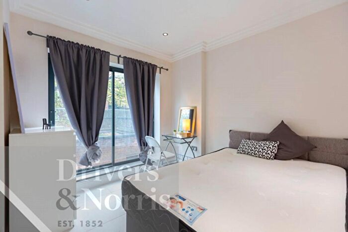 4 Bedroom Apartment To Rent In Lotus Mews, Sussex Way, London, N19