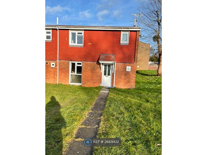 3 Bedroom End Of Terrace House To Rent In Gainsborough Road, Basingstoke, RG21