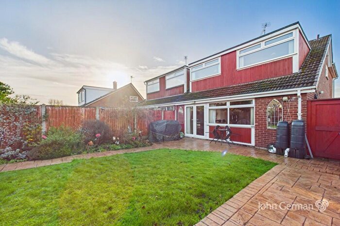 5 Bedroom Semi Detached House For Sale In Hurst Drive, Stretton, DE13