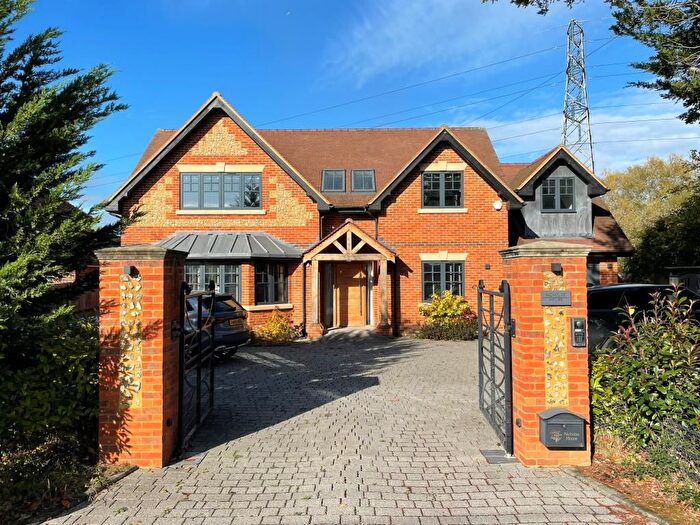 5 Bedroom Detached House For Sale In Hurst, Berkshire, RG10