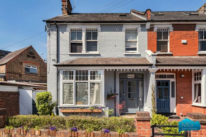 2 Bedroom Apartment To Rent In Ramsden Avenue, Friern Barnet, London, N11