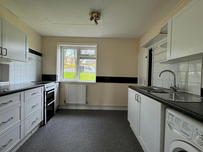 3 Bedroom Flat To Rent In Danehill Road, BN2
