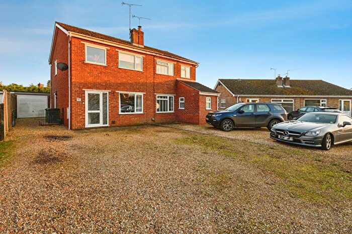 3 Bedroom Semi-Detached House For Sale In Shelduck Drive, Snettisham, King's Lynn, Norfolk, PE31
