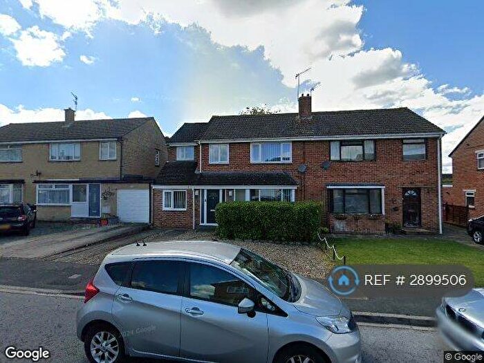 4 Bedroom Semi-Detached House To Rent In Hamble Road, Swindon, SN25