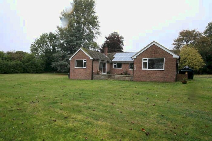 4 Bedroom Detached Bungalow To Rent In Horsemoor, Chieveley, Newbury RG20