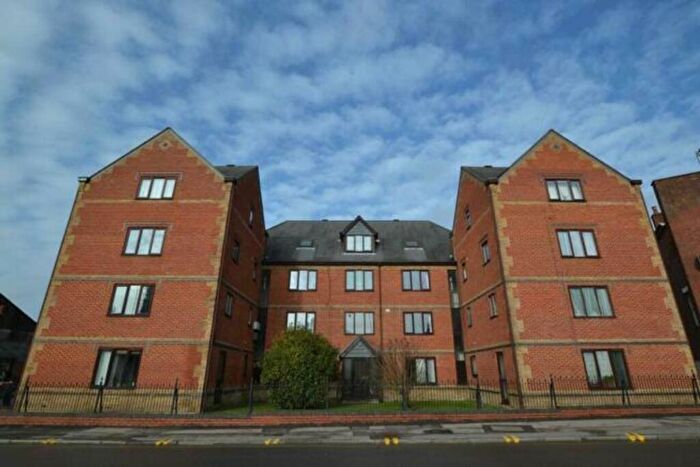 1 Bedroom Flat To Rent In Regent Court, Reading, RG1