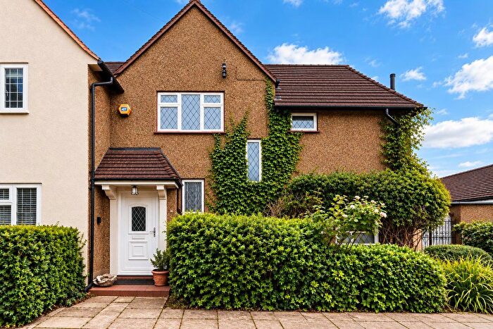 3 Bedroom Semi-Detached House For Sale In Kingsmead Avenue, Worcester Park, KT4