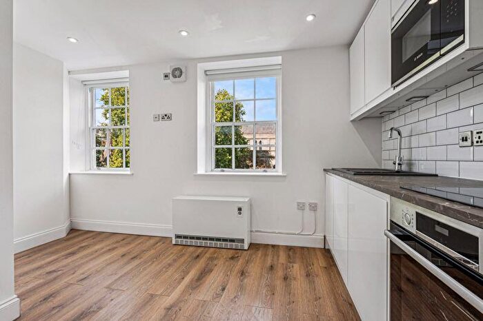 1 Bedroom Flat To Rent In Broadway, Stratford, E15