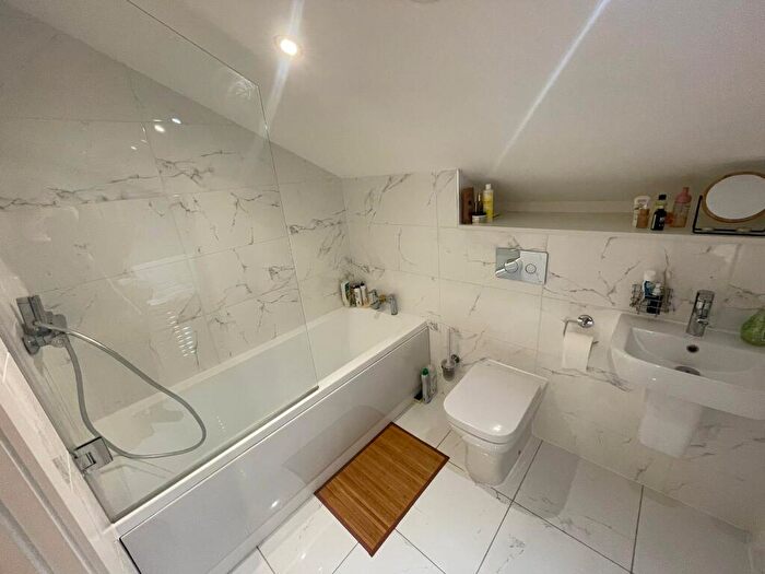 2 Bedroom Duplex To Rent In Arden Gate, William Street, Birmingham, West Midlands, B15