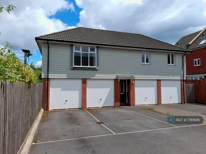 2 Bedroom Flat To Rent In Whitehall, Bristol, BS5