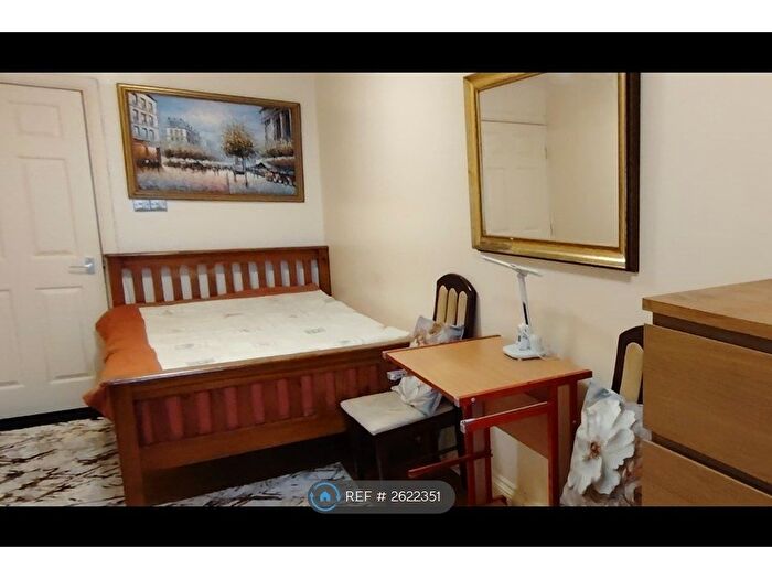 Studio To Rent In Edgware, Edgware, HA8