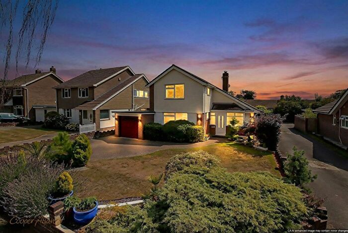 3 Bedroom Detached House For Sale In Central Avenue, Worthing, BN14