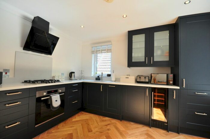 2 Bedroom Flat To Rent In Elmhurst Heights, Studland Road, Bournemouth, BH4