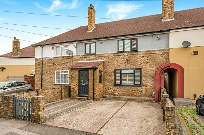 4 Bedroom Terraced House For Sale In Worton Road, Isleworth, TW7