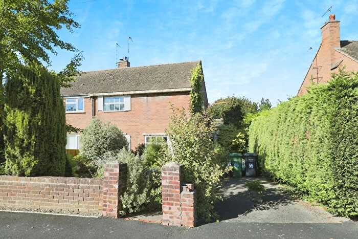 2 Bedroom Semi-Detached House For Sale In Sandscroft Avenue, Broadway, WR12