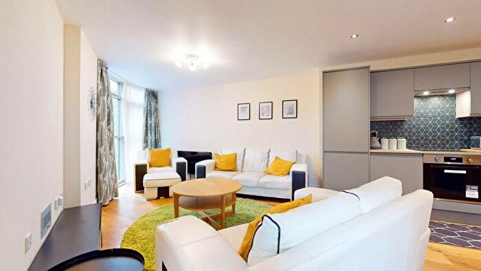 2 Bedroom Flat To Rent In Bute Terrace, Cardiff, CF10