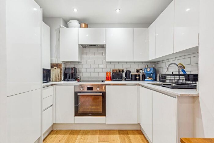 1 Bedroom Flat To Rent In Auriol Road, London, W14